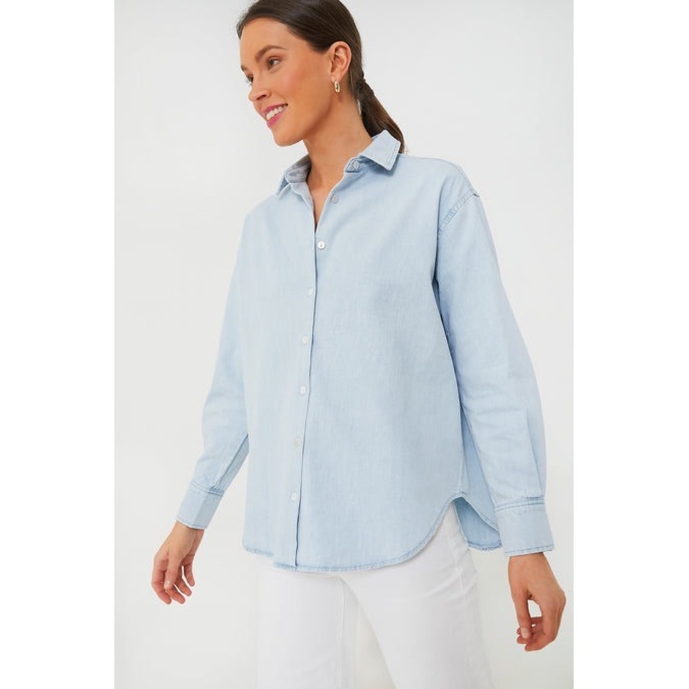 Tuckernuck‎ Women's Boyfriend Oversized Light Blue Button Down Shirt- Size Small